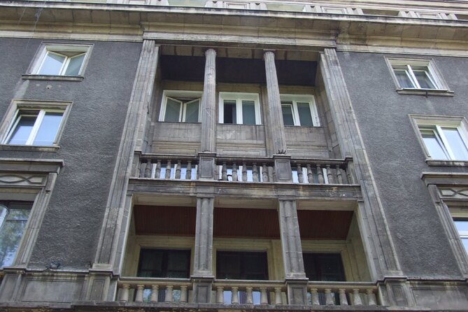 1.5h Crazy Guides' Communism Tour of Nowa Huta in Classic Car - What the guide adds