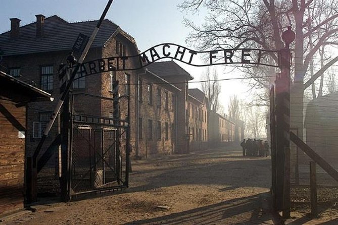 1 Day Trip Auschwitz-Birkenau Memorial and Museum Guided Tour from Krakow - From Krakow pickup to the road south