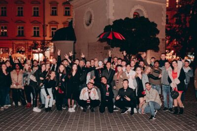 1 Hour of Open Bar Pub Crawl + Karaoke + VIP Entry to Best Clubs