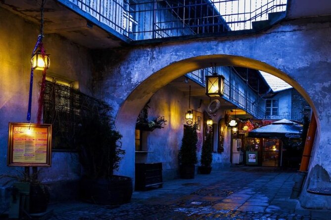 2 Days Tour to Auschwitz and Krakow from Warsaw - Who should book this two-day plan?