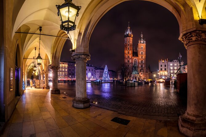2-Hour City Walking Tour in Creepy Krakow - Why the Wawel Dragon makes a fitting finish