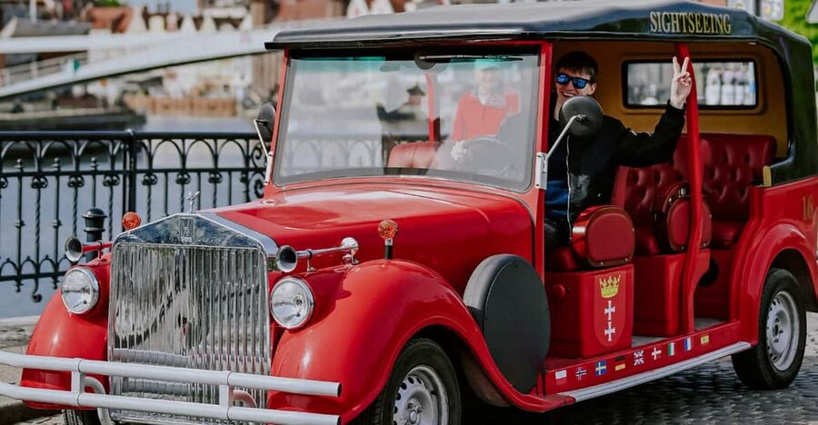 60 min of sightseeing in retro cars, Gdansk - A one-hour introduction to Gdańsk