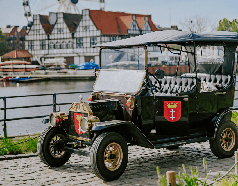 60 min of sightseeing in retro cars, Gdansk - What the guide adds to the streets