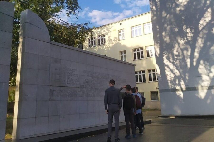 A unique walking tour of Jewish Warsaw -- past and present - A three-hour walk through a vanished Jewish Warsaw