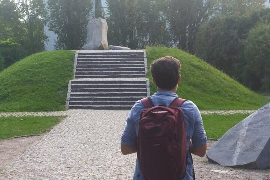 A unique walking tour of Jewish Warsaw -- past and present - Starting at Sienna 53 and finding the guide