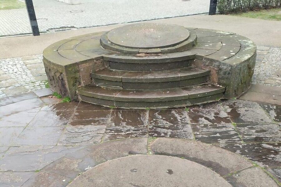 A unique walking tour of Jewish Warsaw -- past and present - The Ringelblum Archive memorial and the work of memory
