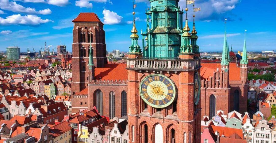 Artus Court and Gdansk Old Town Private Tour with Tickets - Key points at a glance