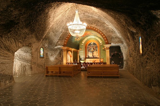 Auschwitz- Birkenau and Wieliczka Salt Mine in One Day - Auschwitz I: why the guided visit matters