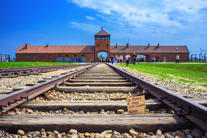 Auschwitz-Birkenau Camp Full-Day Guided Tour from Krakow - Why a guided visit matters at Auschwitz