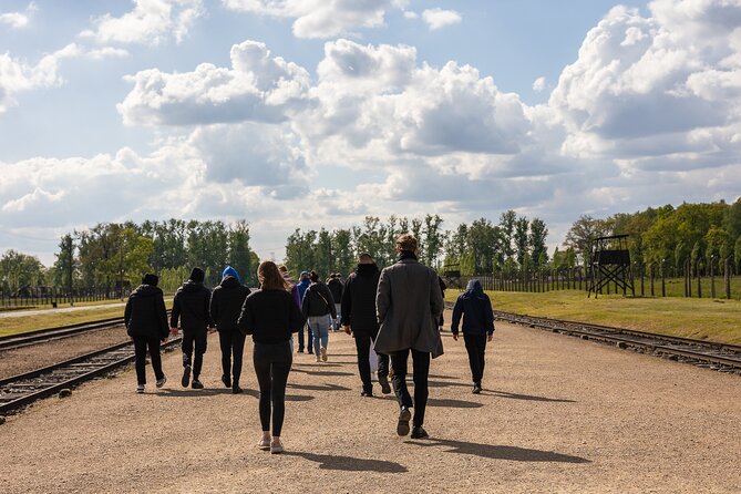 Auschwitz-Birkenau: Day Trip & Transfer from Kraków - Timing problems you need to take seriously