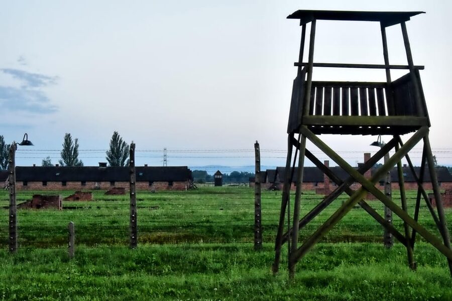 Auschwitz-Birkenau: Guided Tour and Skip-The-Line Ticket - Starting at Auschwitz I