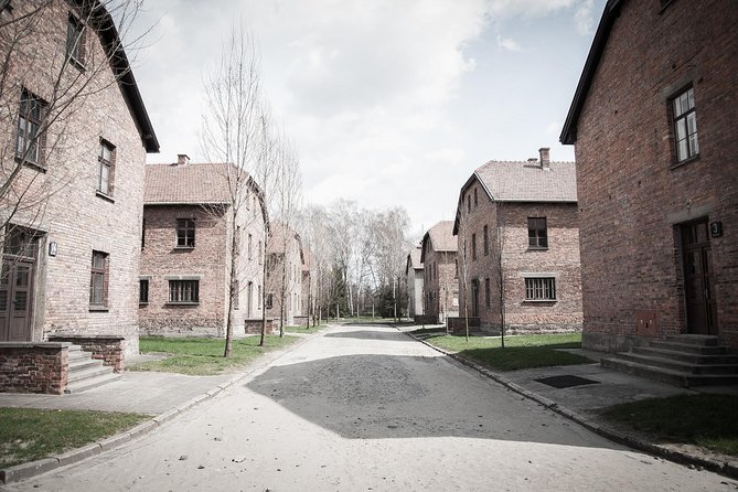 Auschwitz Birkenau guided tour from Krakow private chauffeur - Leaving Krakow in a private car
