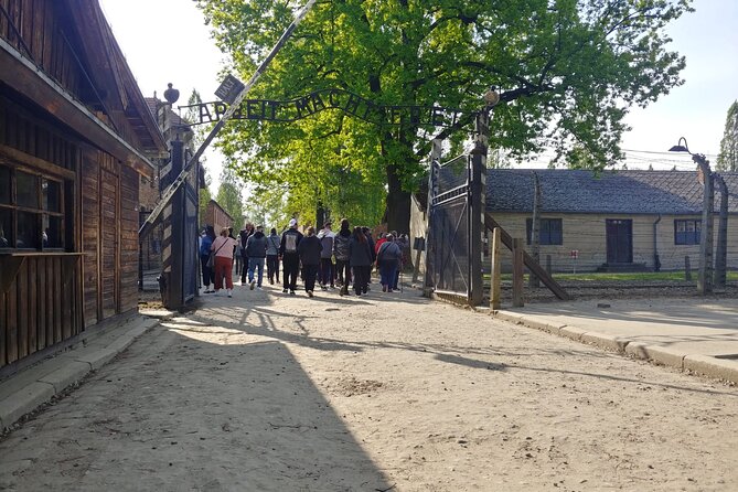 Auschwitz Birkenau Guided Tour with Hotel Pickup from Cracow - The guide makes the difference
