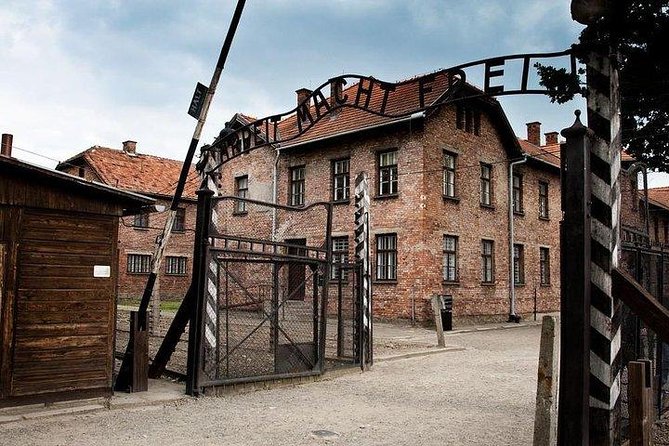 Auschwitz Birkenau Guided Tour - Auschwitz I: the first two hours