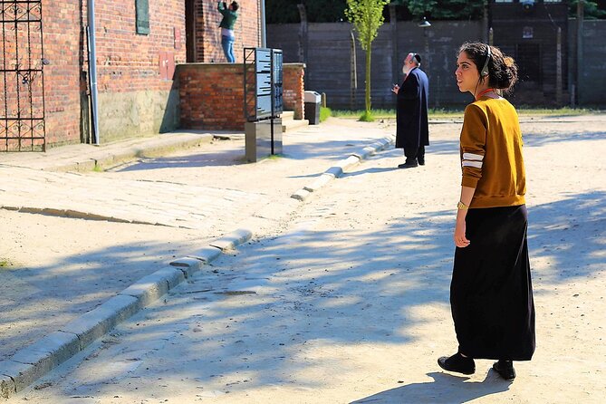 Auschwitz Birkenau: Live-Guided Tour with Transportation and Hotel Pickup - Leaving Krakow for a morning at the camps