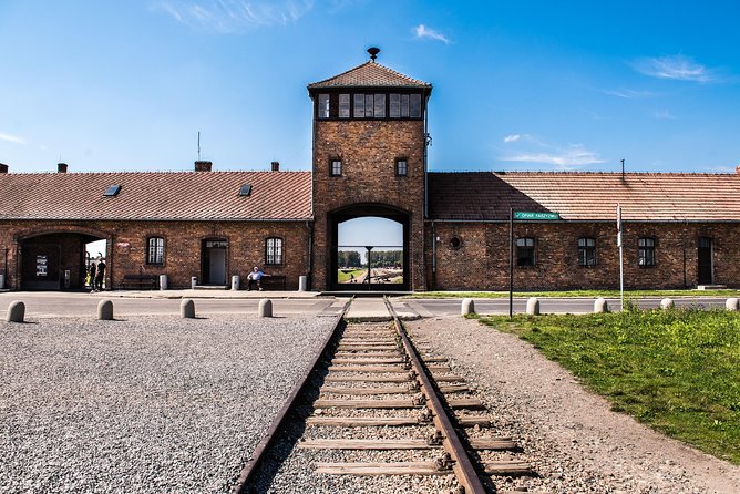 Auschwitz-Birkenau Memorial and Museum Trip from Krakow - Group size, headphones, and hearing the guide