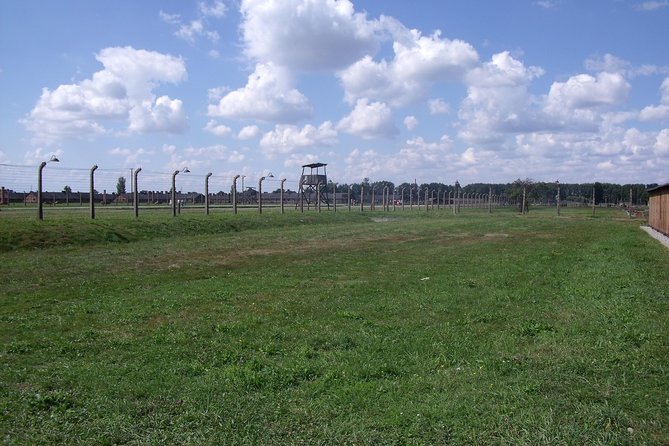Auschwitz & Birkenau Museum Guided Tour from Krakow with Tickets - What to do about lunch and the long day