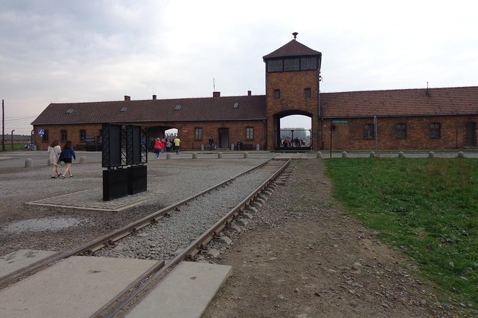 Auschwitz-Birkenau Museum Half-Day Bus Tour from Krakow - Auschwitz I: a more enclosed first visit