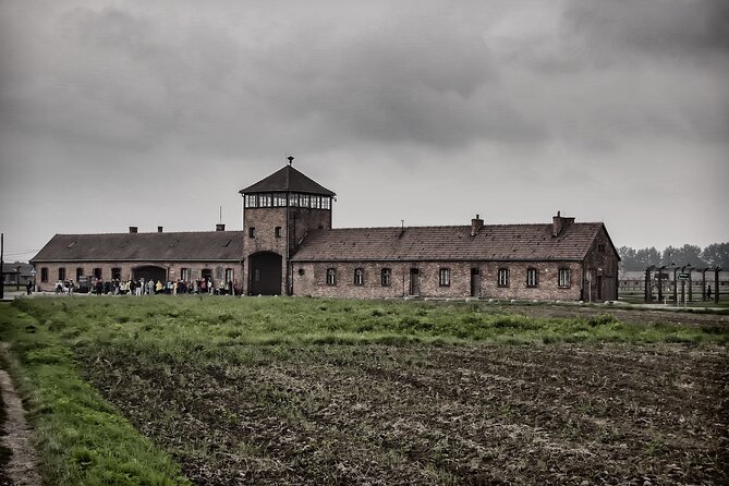 Auschwitz - Birkenau Private, 6-hr Study Tour - Why This Auschwitz Tour Takes Most of a Day