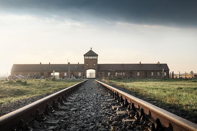 Auschwitz-Birkenau & Salt Mine Day tour - Why combine Auschwitz and Wieliczka in one day?