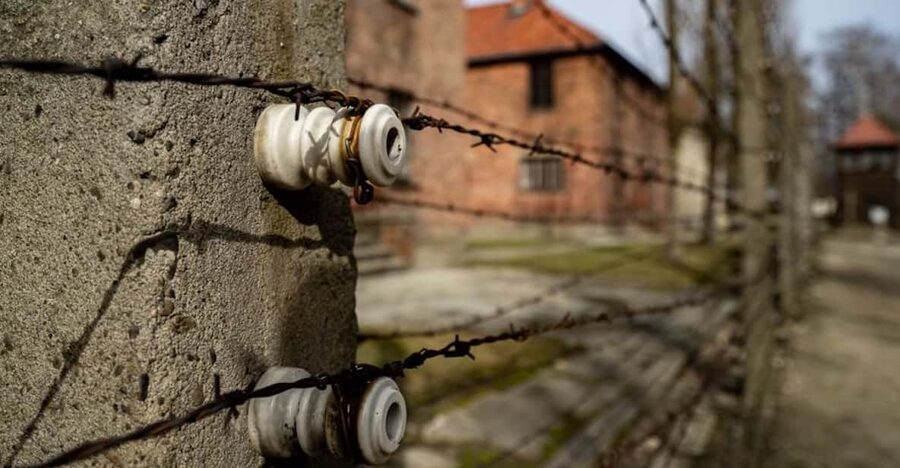 Auschwitz-Birkenau: Skip-the-Line Ticket and Guided Tour - Auschwitz I: museum rooms and personal evidence