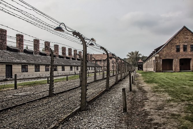 Auschwitz Private Tour - Auschwitz I: two hours among the blocks and exhibitions