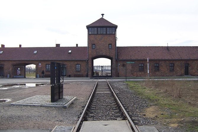 Auschwitz Tours Memorial and Museum Guided Tour from Krakow - A serious visit with a clear structure