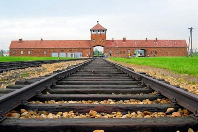 Auschwitz Trip From Krakow - English Speaking Guided Tour - Understanding both Auschwitz and Birkenau