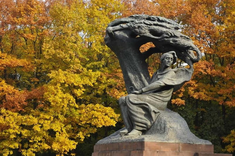 Chopin Tour in Warsaw with Skip-the-line Museum & Concert - Zamoyski Palace and the piano with a dramatic past