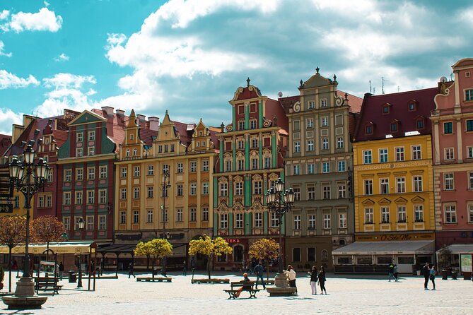 CITY QUEST WROCLAW: unlock the mysteries of this city! - How the Smartphone Format Shapes the Day