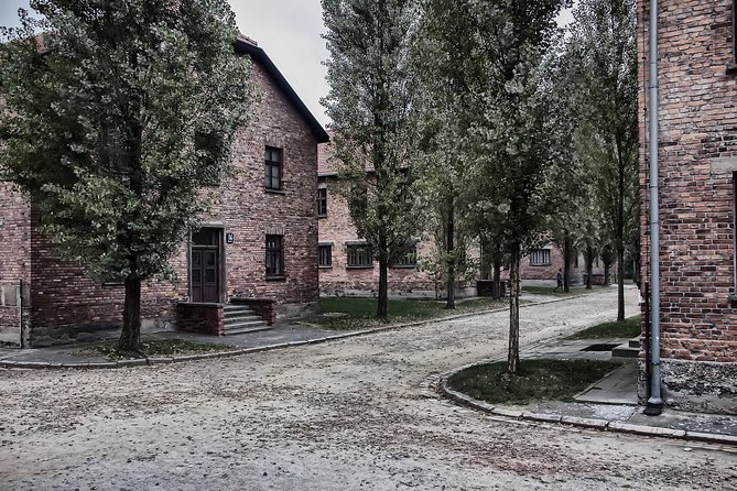 Combined tour Auschwitz Birkenau guided & Salt Mine guided from Krakow - A long day, and what the timing means