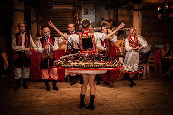 Cottage Style Evening with Folk Show and Traditional Feast from Krakow - Key points at a glance