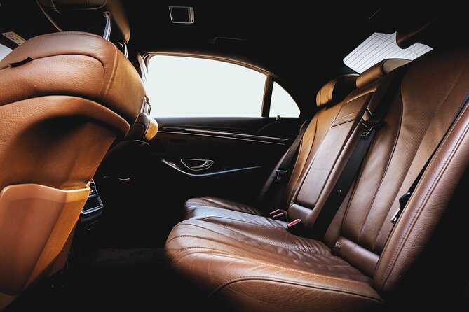 Cracow to airport transfer by Luxurious VIP limo - Key points to know before booking