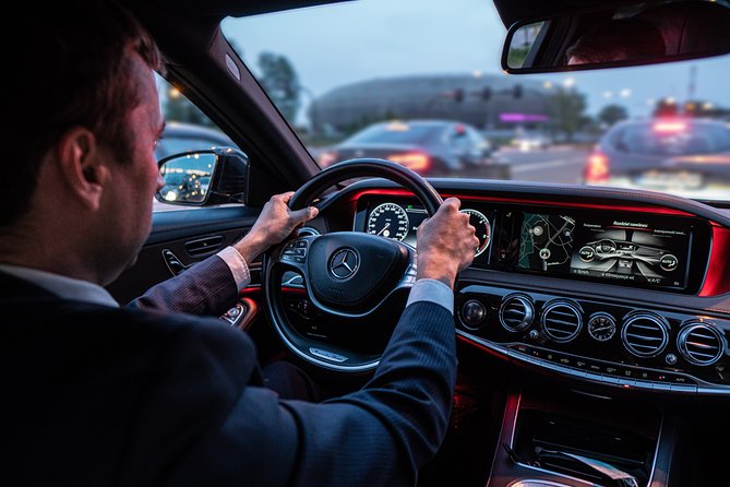 Cracow to airport transfer by Luxurious VIP limo - Leaving Krakow for John Paul II Airport