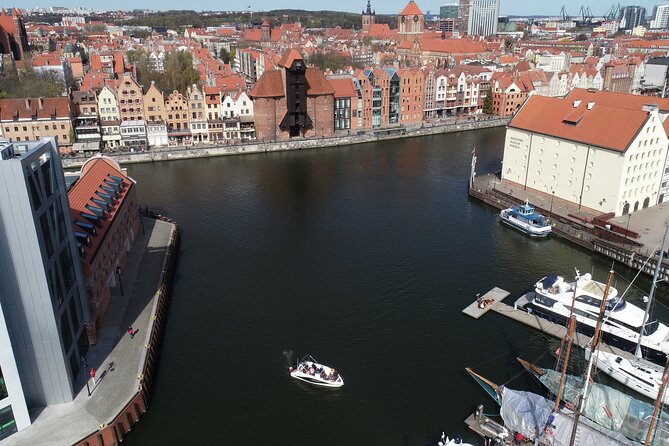 Cruises on the Motlawa River - Granary Island and Stągiewna Street