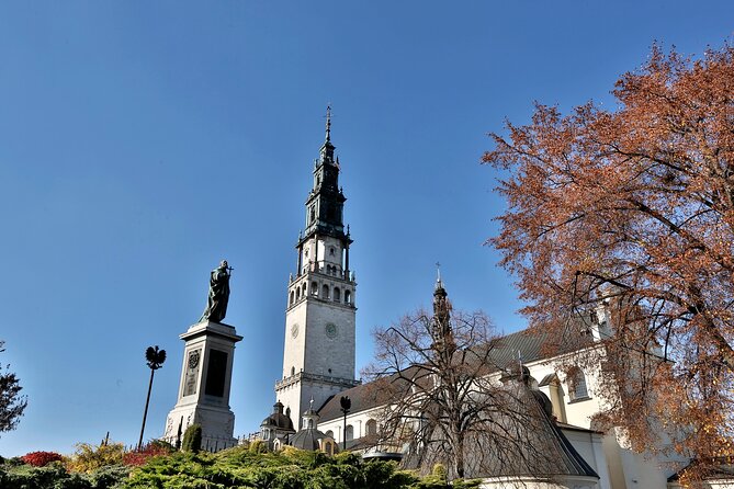 Częstochowa Black Madonna - Entering the Pauline Monastery complex