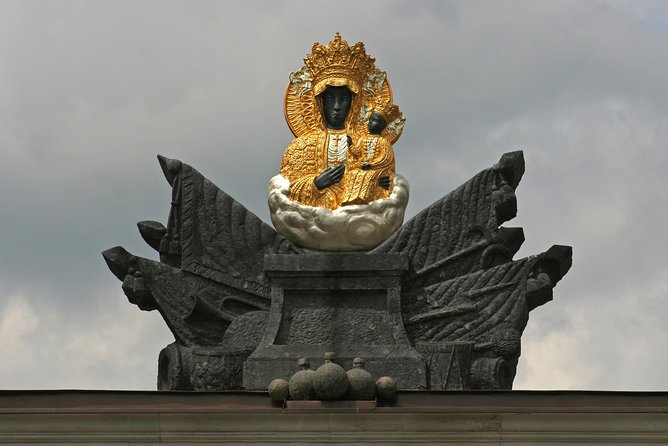 Czestochowa - Full Day Tour from Warsaw by private car - How the private guide affects the visit