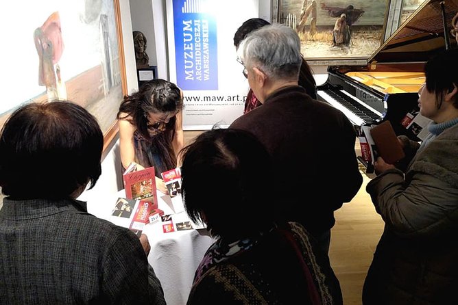 Daily live piano Chopin's concerts at 6:30 pm in the Warsaw Archdiocese Museum - Chopin in Warsaw, played close enough to watch