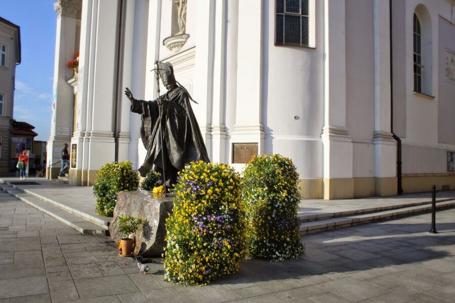 Day Tour: Traces of Pope John Paul II near Krakow - Who will get the most from this tour