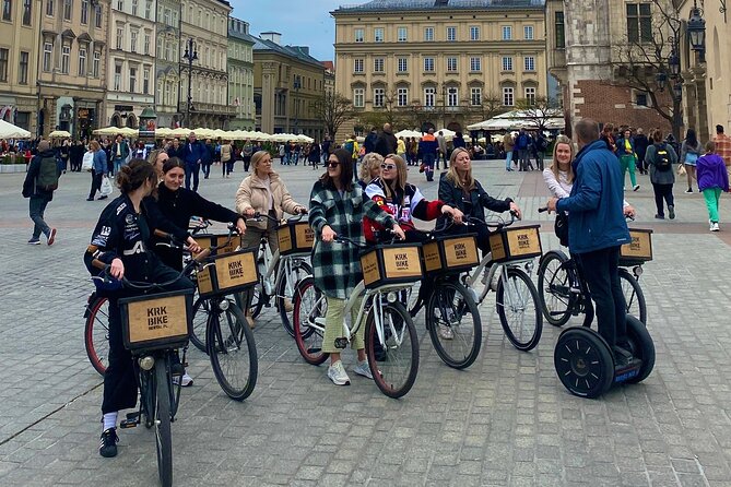 Discover the Jewish Quarter with a Bike Tour - JCC Krakow and the neighborhood today