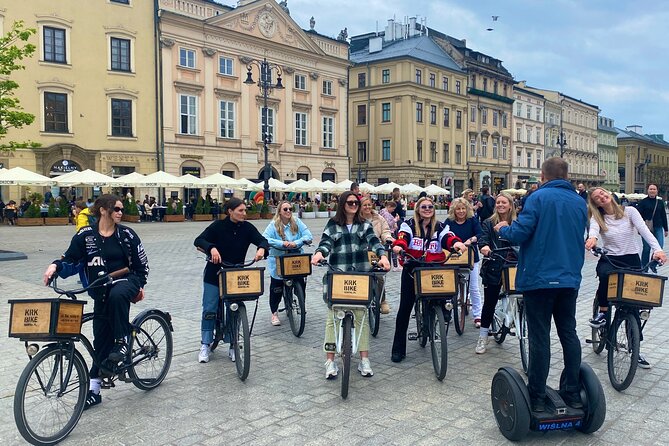 Discover the Jewish Quarter with a Bike Tour - Tempel Synagogue and the Jewish community before the war