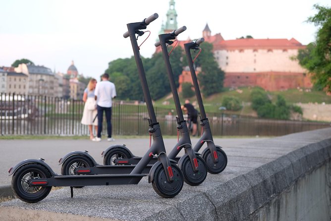 E-Scooter Krakow sightseeing tour - Ten minutes in Main Market Square
