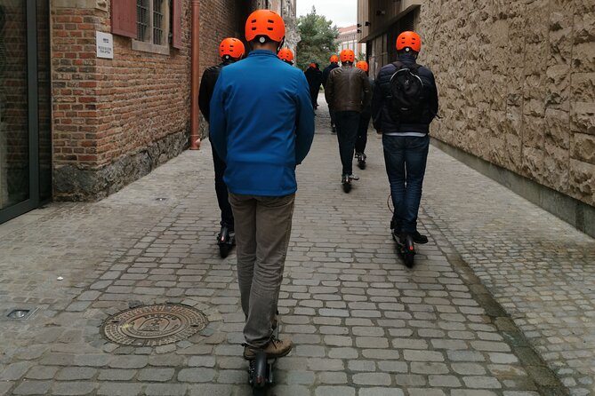Electric Scooter Tour: Full Tour (Old Town + Jewish Quarter) - Meeting the guide on Sienna Street