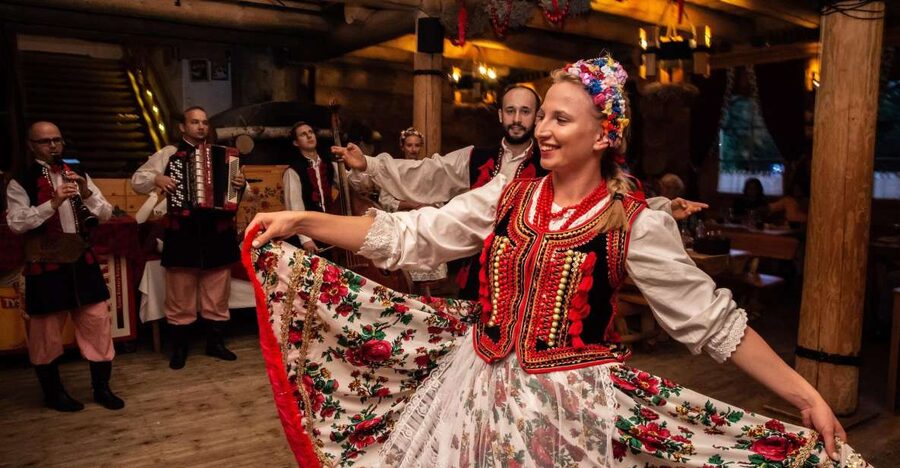 Evening Folk Show, singing, dancing and delicious food! - A Polish evening that begins with cherry vodka