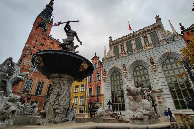 First Time in Gdańsk? Private Tour of Old Gdańsk’s Highlights - Neptune’s Fountain and the Golden House