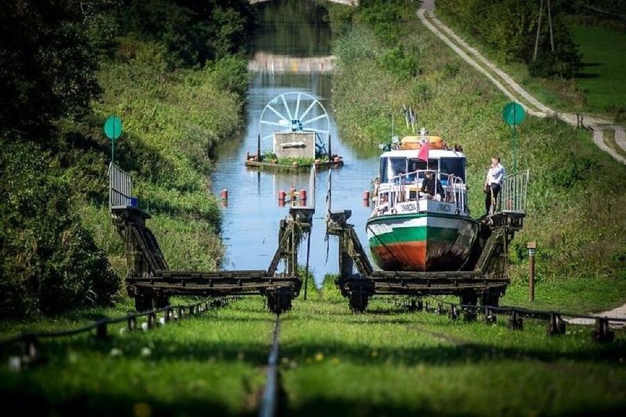 From Gdansk: Elblag Canal Boat Cruise - Finishing at Jelenie and continuing to Elblag