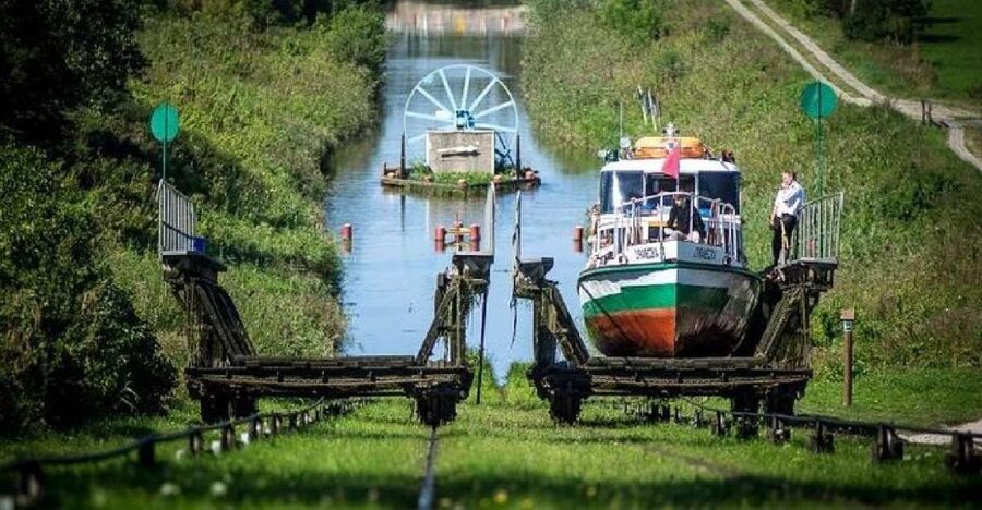 From Gdansk: Elblag Canal Boat Cruise - The private drive from Gdansk to Buczyniec