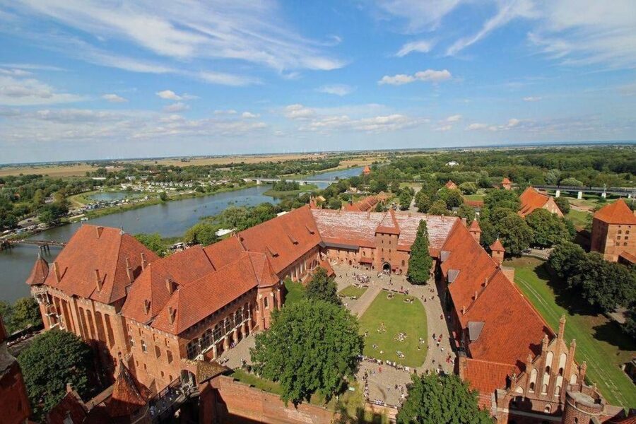 From Gdansk: Malbork Castle Trip with Ticket and Audio Guide - The one-hour ride from Gdansk