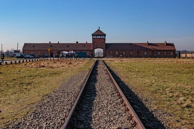 From Krakow: Auschwitz-Birkenau Guided Full-Day Tour - The short transfer and limited break