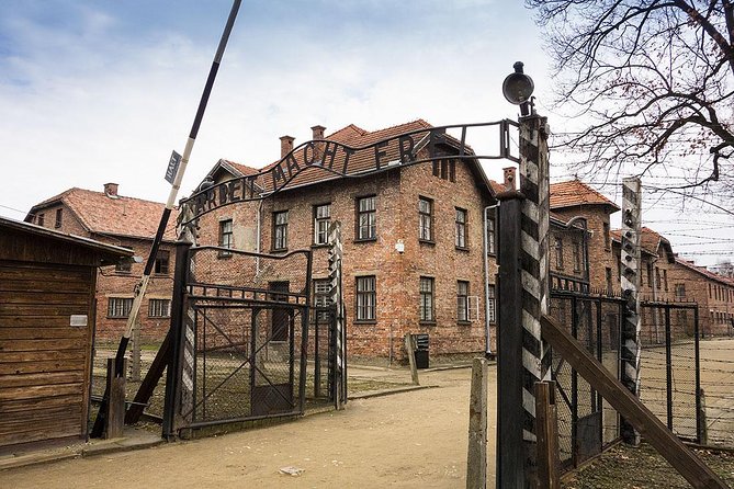 From Krakow: Auschwitz-Birkenau: Guided Tours & Private Transport - Why the private ride from Krakow matters